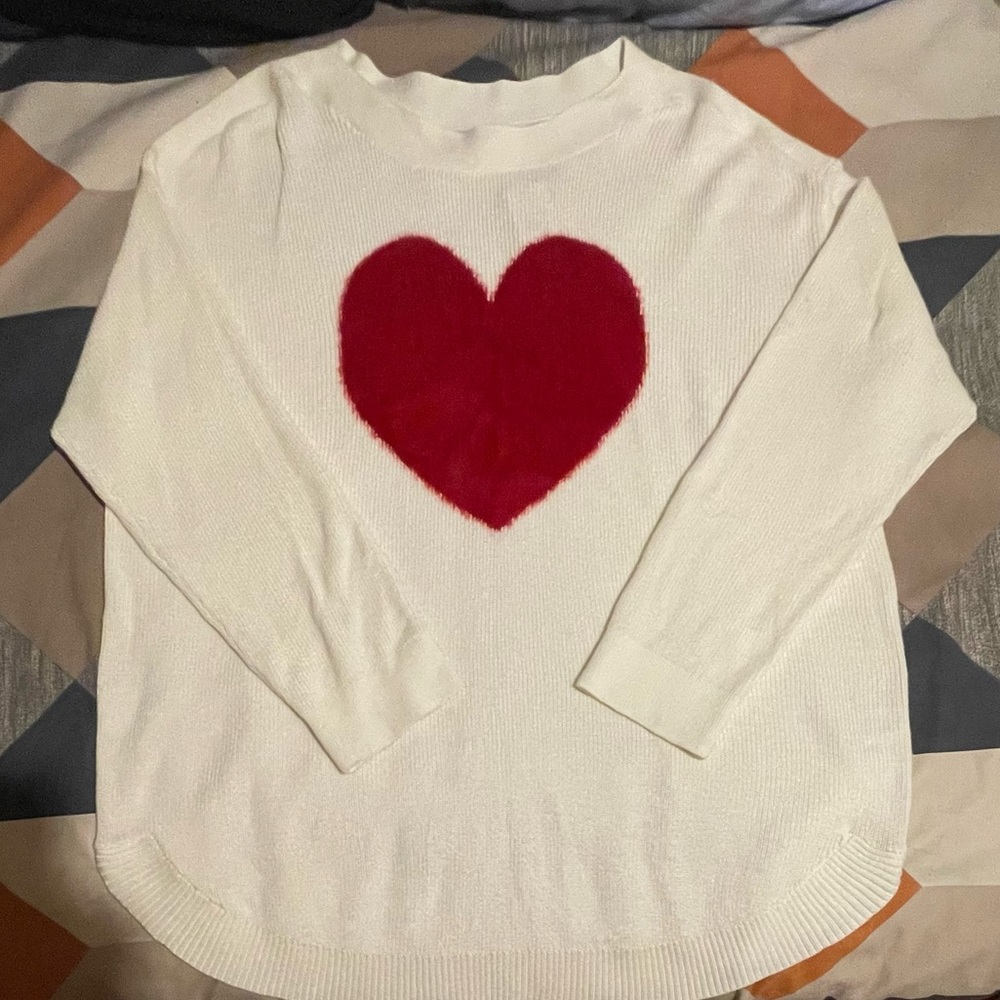 Cozy🥰 Oversized Knitted Sweater W/ Fuzzy Intarsia Heart♥️ - Picture 2 of 8